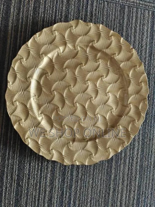 13" Round Reef Plastic Charger Plate. - thumbnail 4