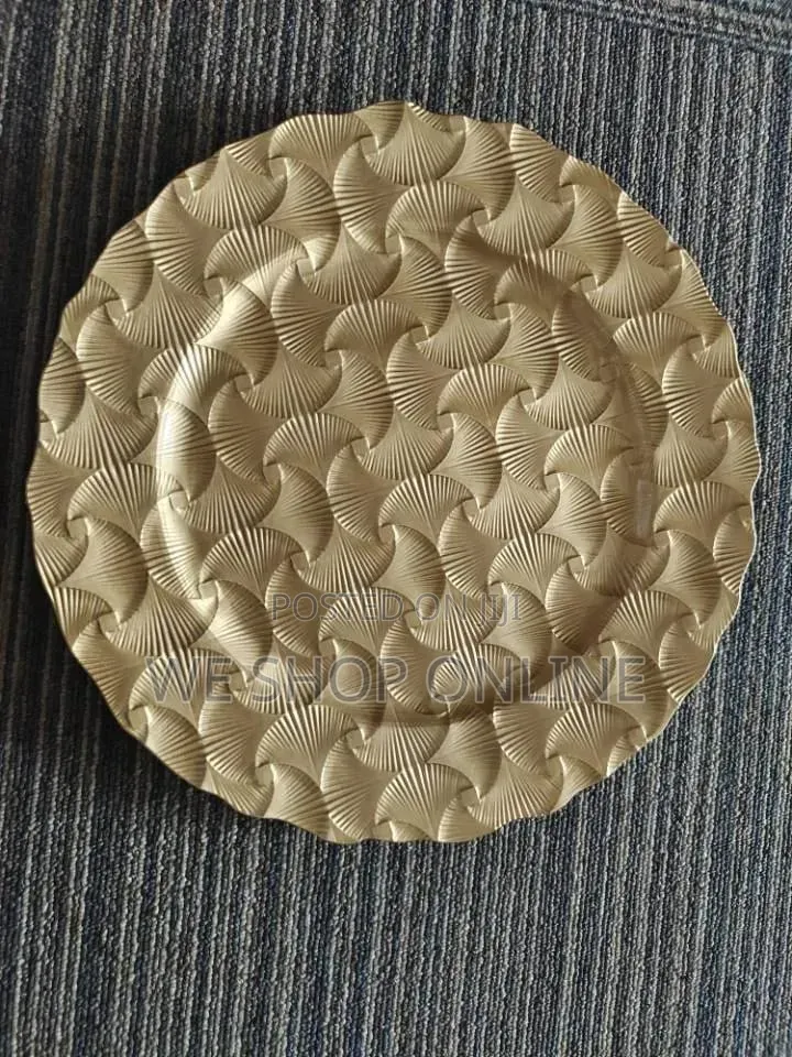 13" Round Reef Plastic Charger Plate.