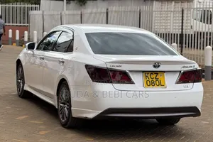 Toyota Crown 2013 Off white