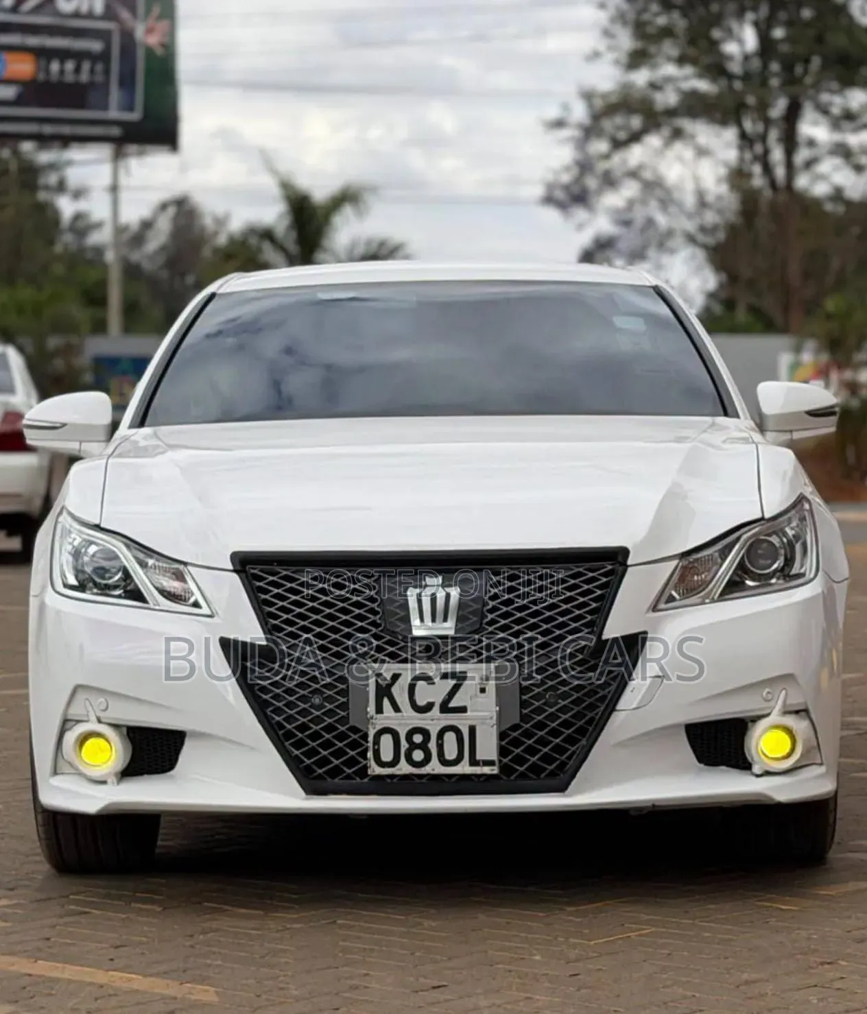 Toyota Crown 2013 Off white