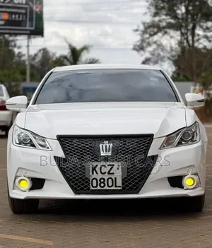 Toyota Crown 2013 Off white