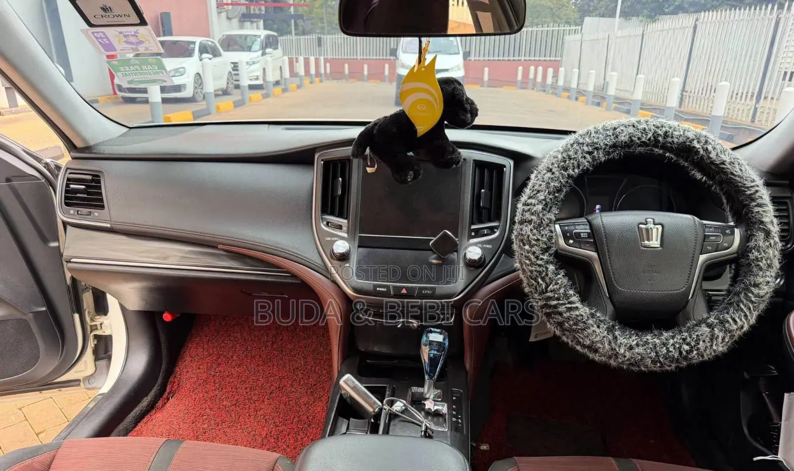 Toyota Crown 2013 Off white