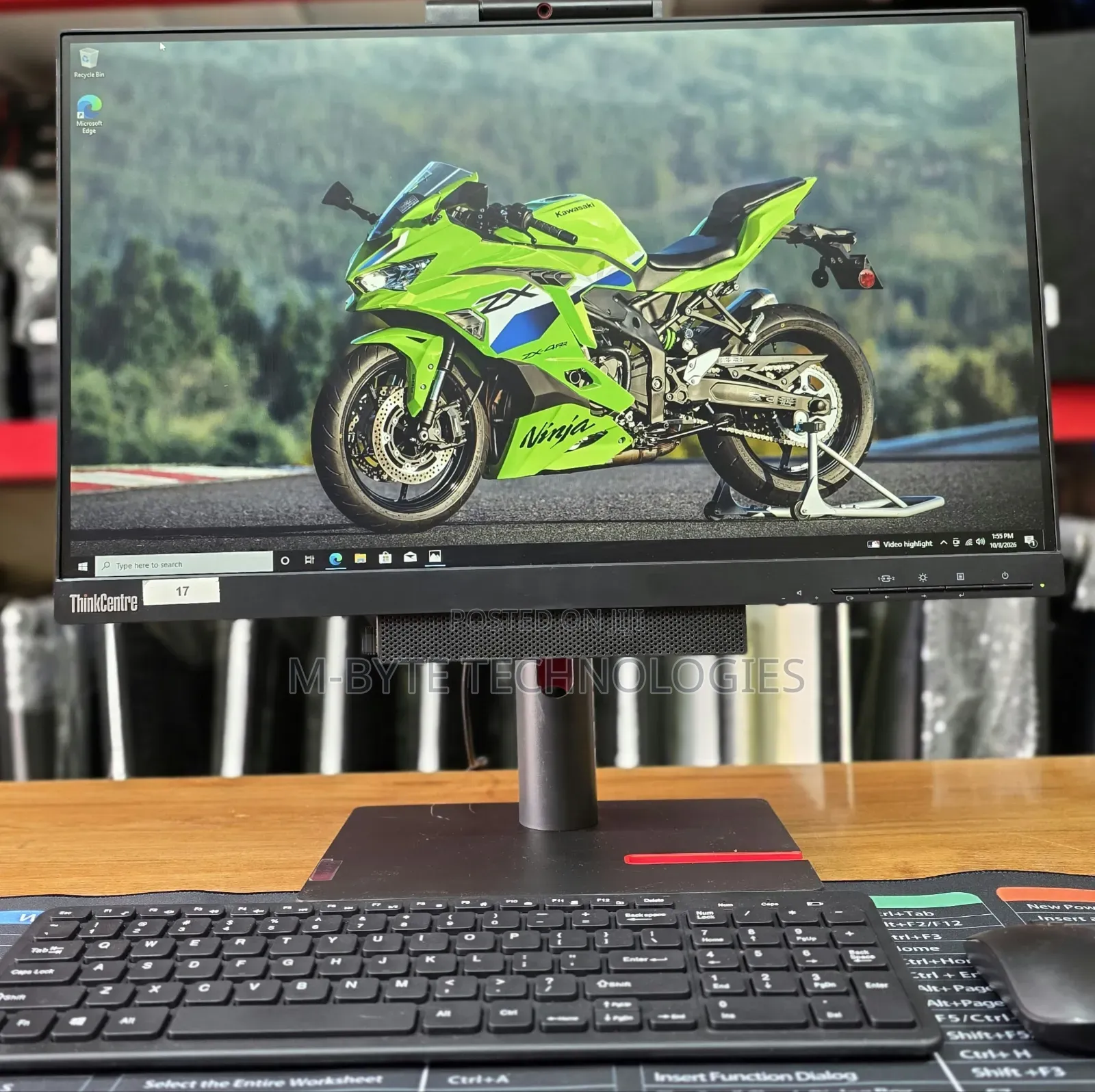 Desktop Computer Lenovo ThinkCentre M700 4GB Intel Core i3 SSD 128GB