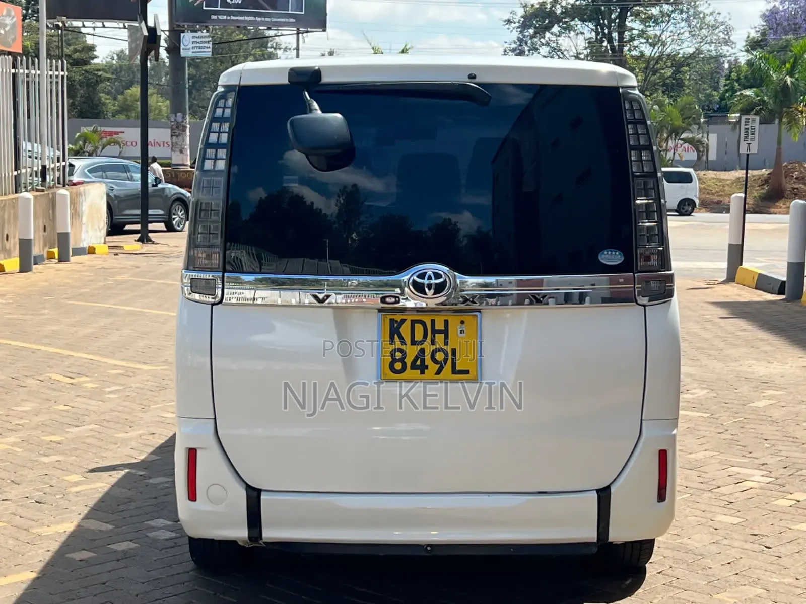 Toyota Voxy 2016 White