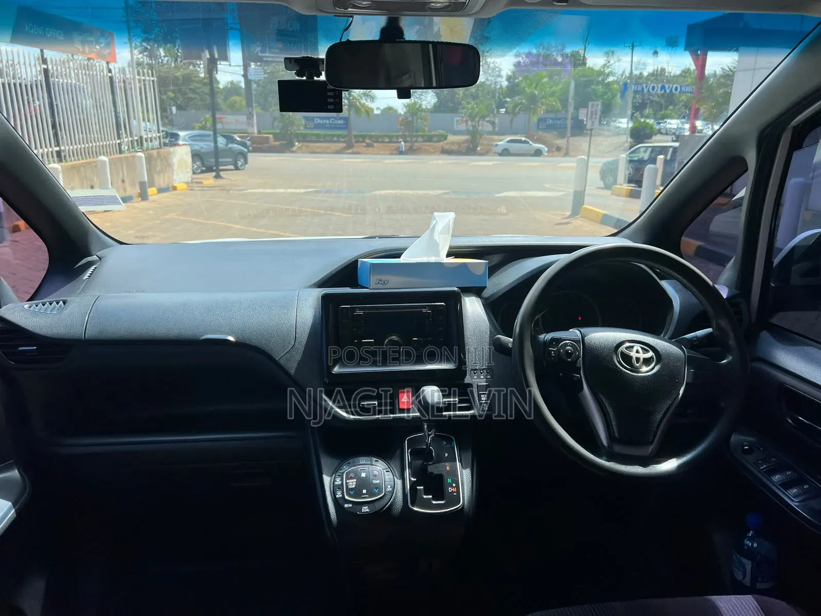 Toyota Voxy 2016 White