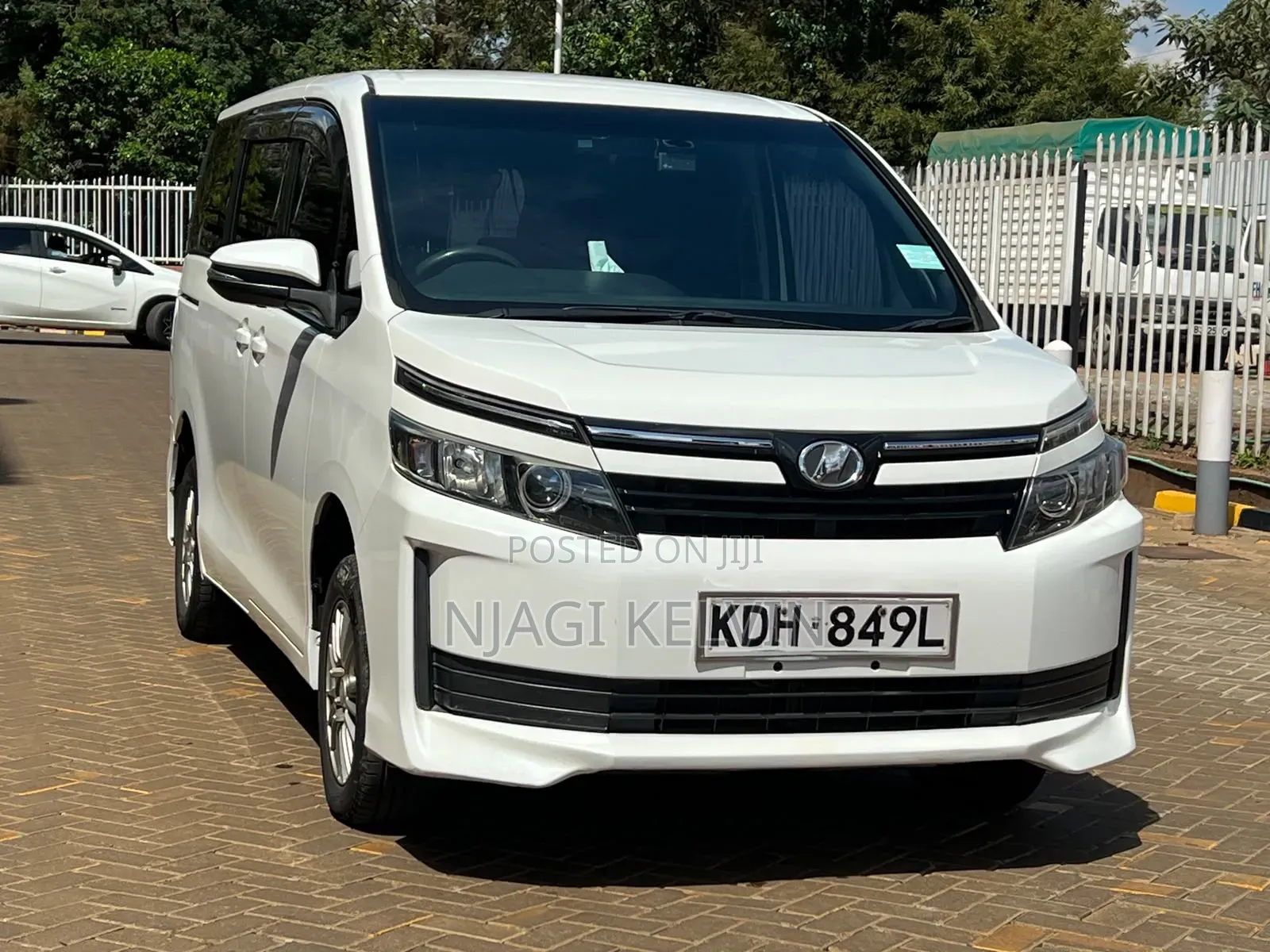 Toyota Voxy 2016 White