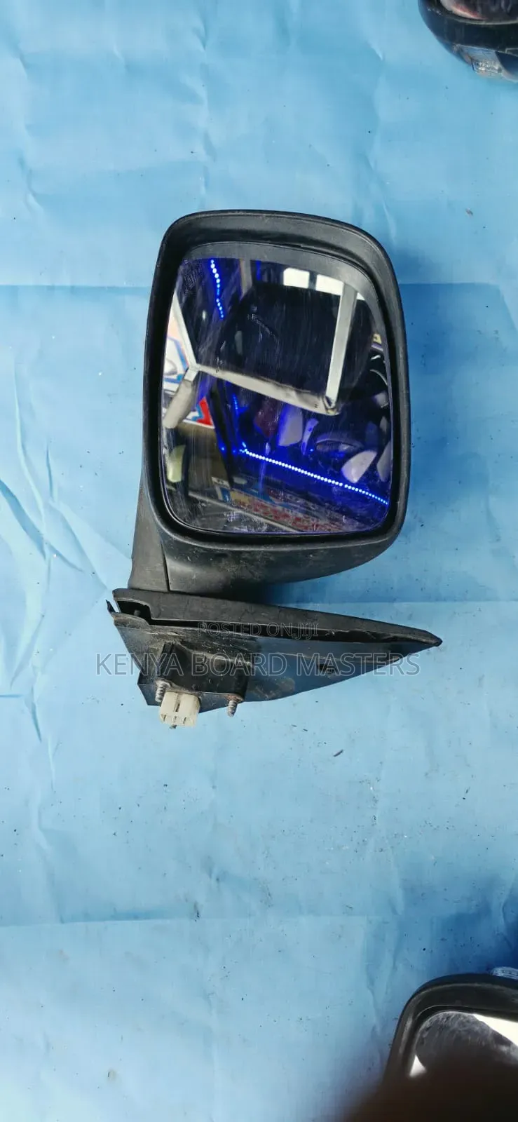 D Max Side Mirror