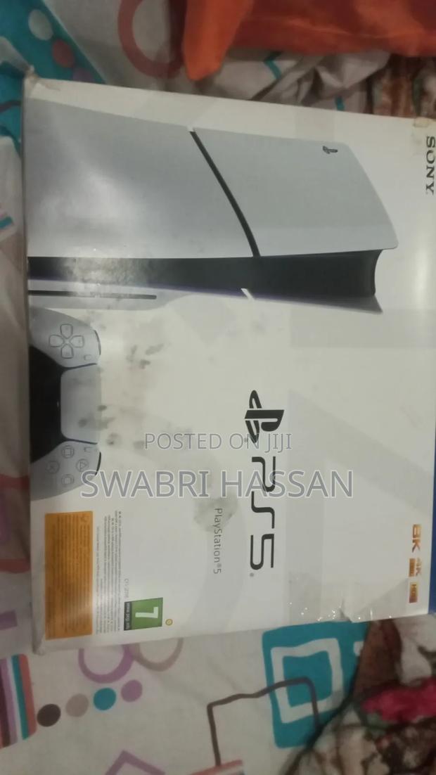 Slim Play Station 5 - main view