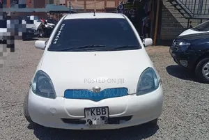 Toyota Vitz 2002 White