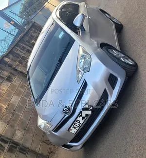 Toyota Ractis 2012 Silver