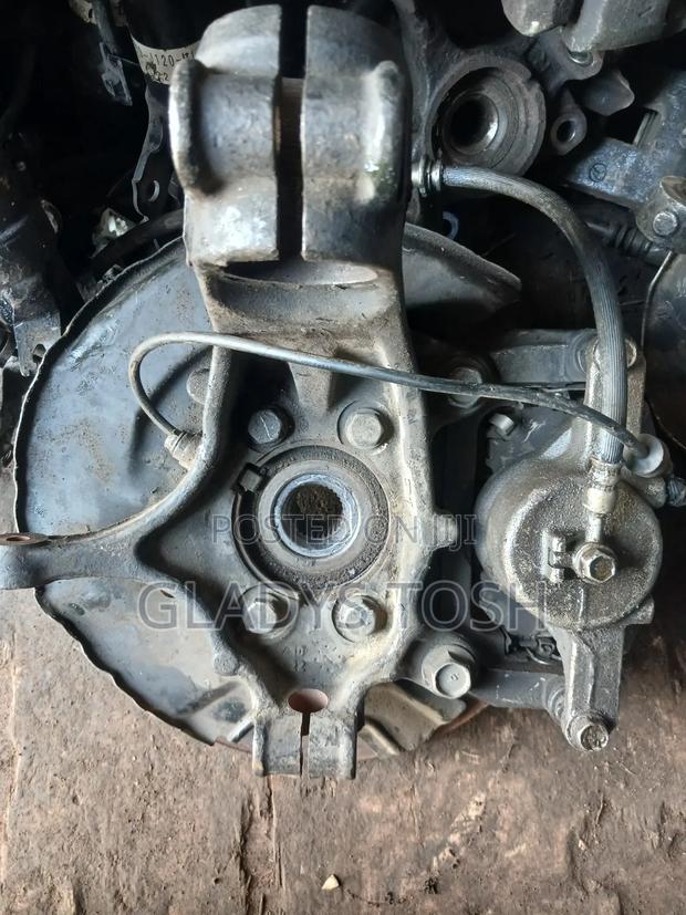Nissan Extrail T32 Front Hub. - main view
