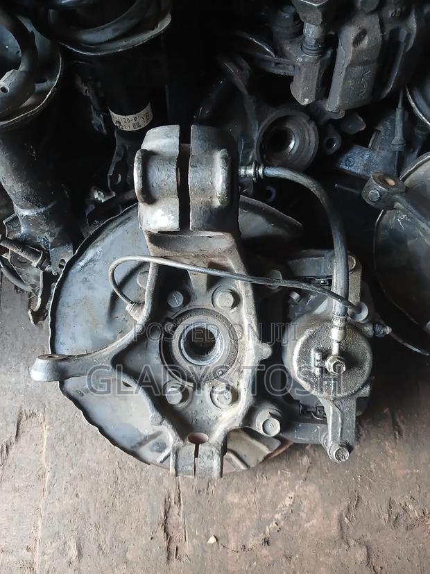 Nissan Extrail T32 Front Hub. - thumbnail 2