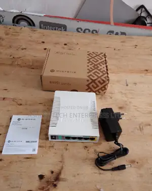 MikroTik RB951Ui-2HnD Internet Distribution Router