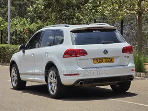Volkswagen Touareg TDI Executive 2012 White