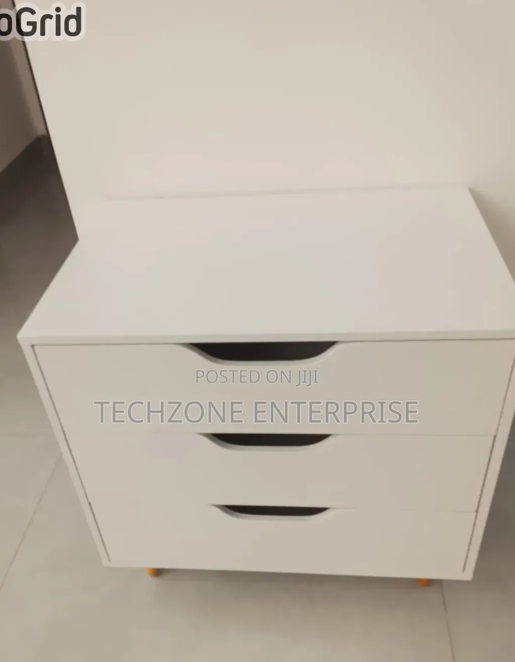 Stylish 3 Drawer Imported Executive Bed Side Drawer Cabinet 