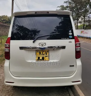 Toyota Noah 2012 White