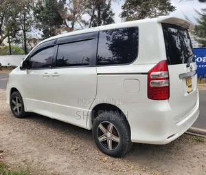 Toyota Noah 2012 White