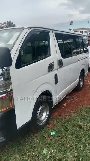 Toyota HiAce 2012 White