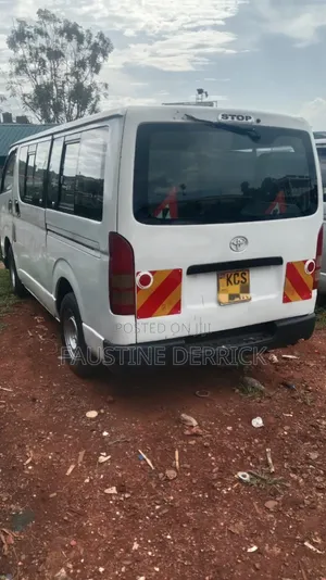 Toyota HiAce 2012 White