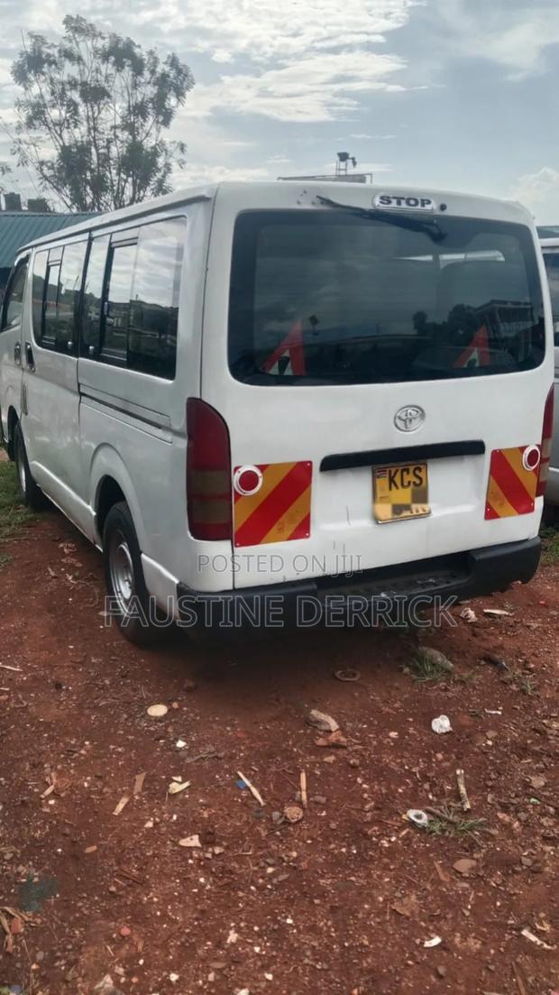 Toyota HiAce 2012 White - thumbnail 3