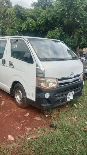 Toyota HiAce 2012 White