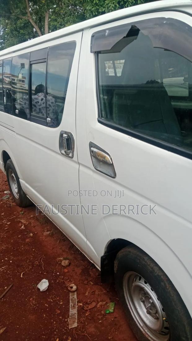 Toyota HiAce 2012 White - thumbnail 7