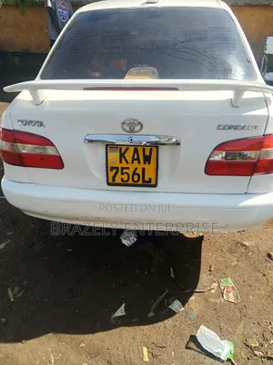Toyota Corolla Automatic 1999 White