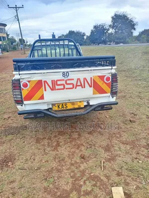 Nissan Hardbody 2002 White