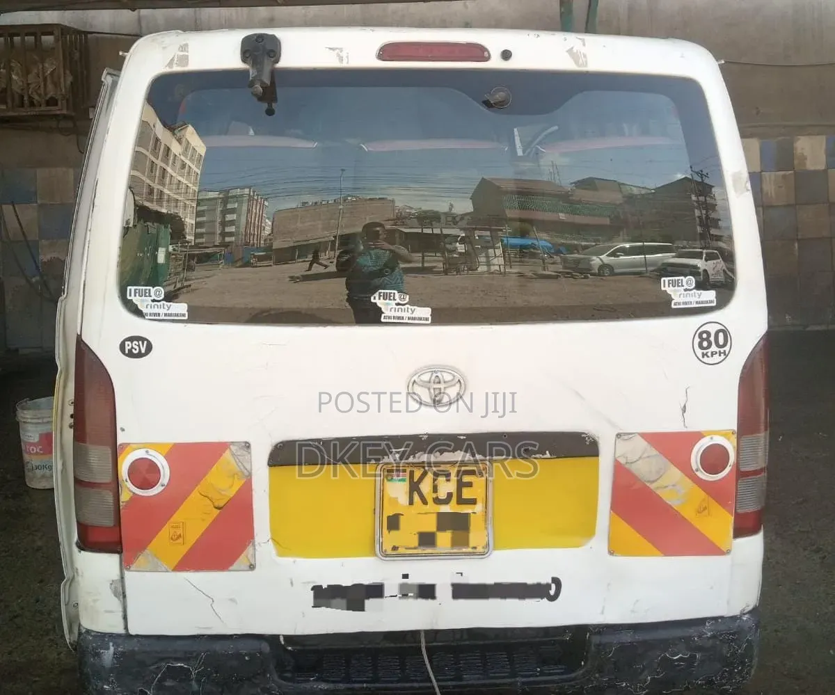 Toyota HiAce 2009 White