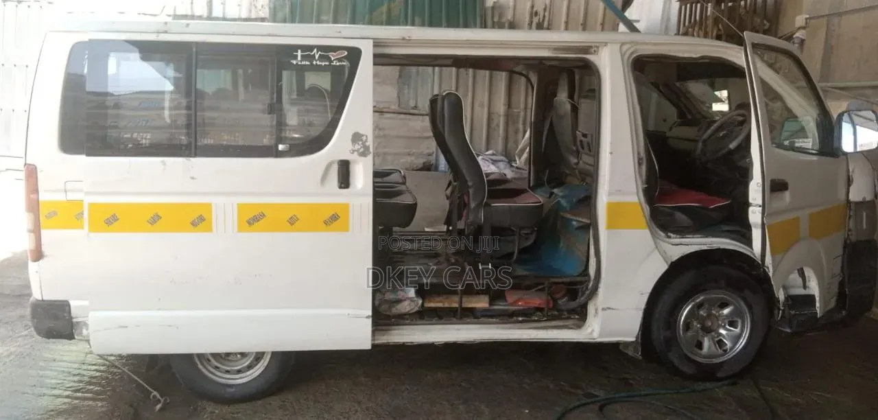 Toyota HiAce 2009 White