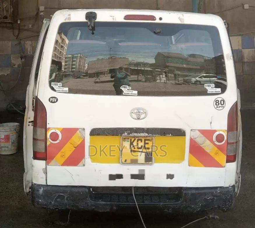 Toyota HiAce 2009 White