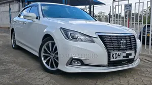 Toyota Crown 2016 White