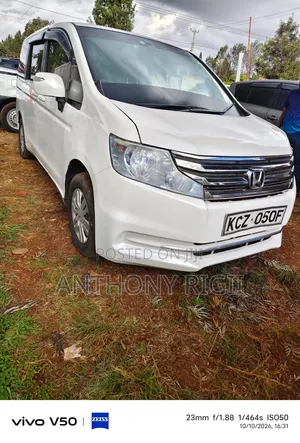 Honda Stepwgn 2013 White