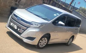 Toyota Noah 2018 Beige