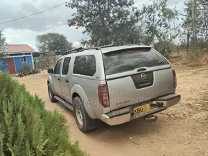 Nissan Navara 2005 Silver