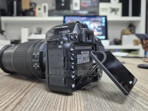 The Nikon D7500 With the 18-140mm F/3.5-5.6g ED VR Lens Clean Unit!