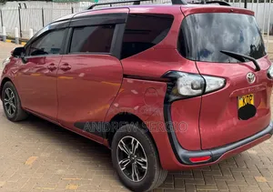 Toyota Sienta 2017 Burgundy