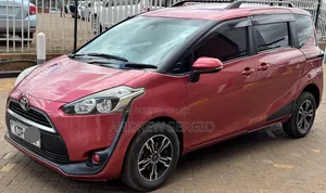 Toyota Sienta 2017 Burgundy