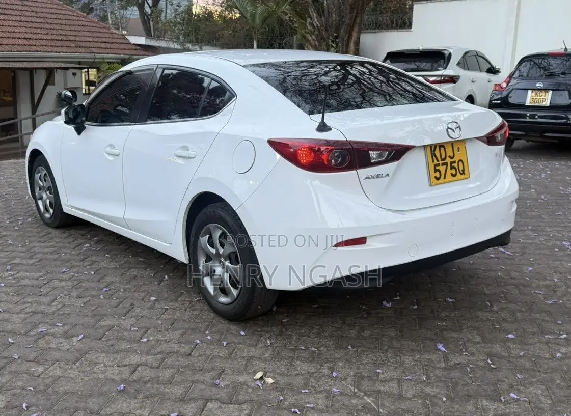 Mazda Axela 2015 White