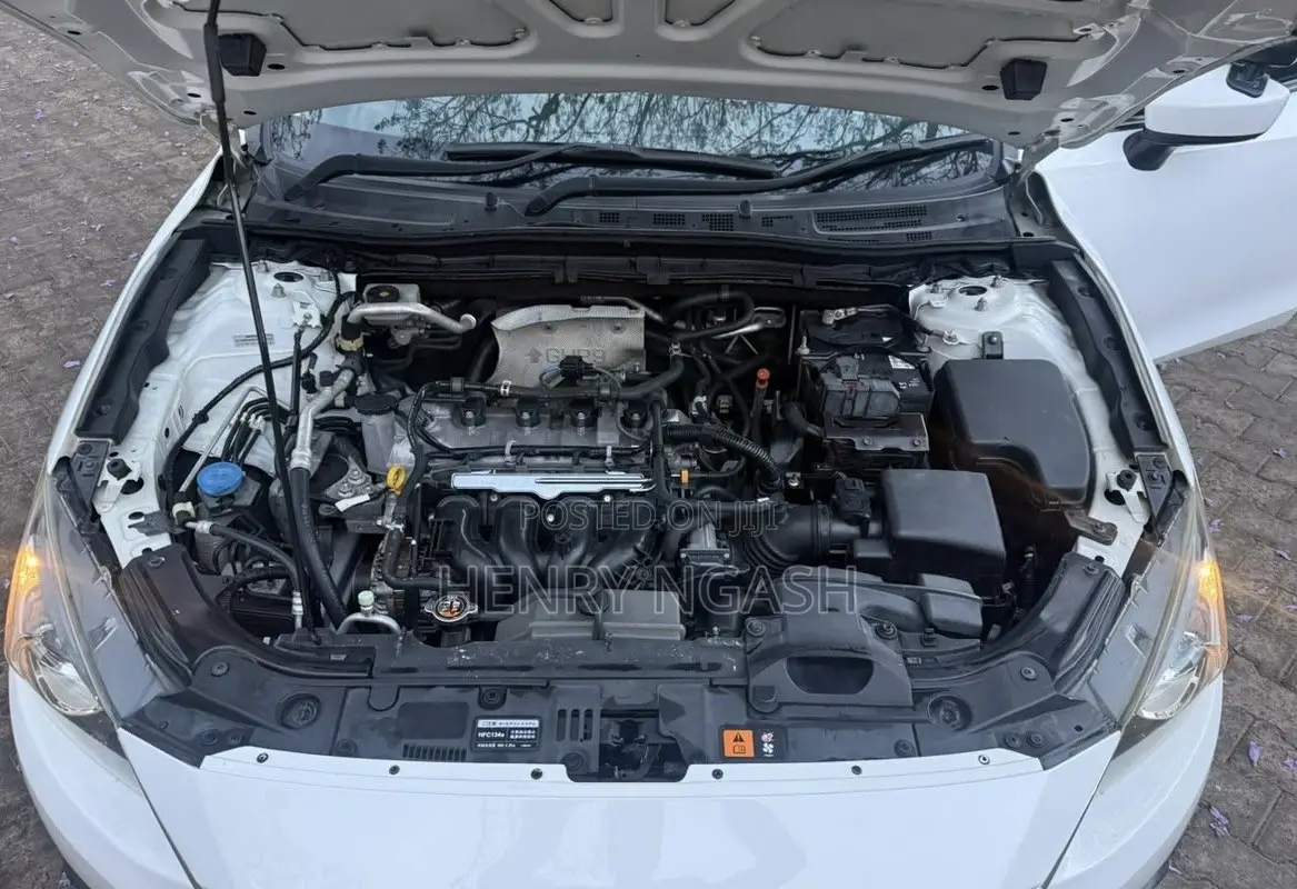 Mazda Axela 2015 White