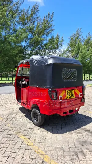 Piaggio 2024 Red