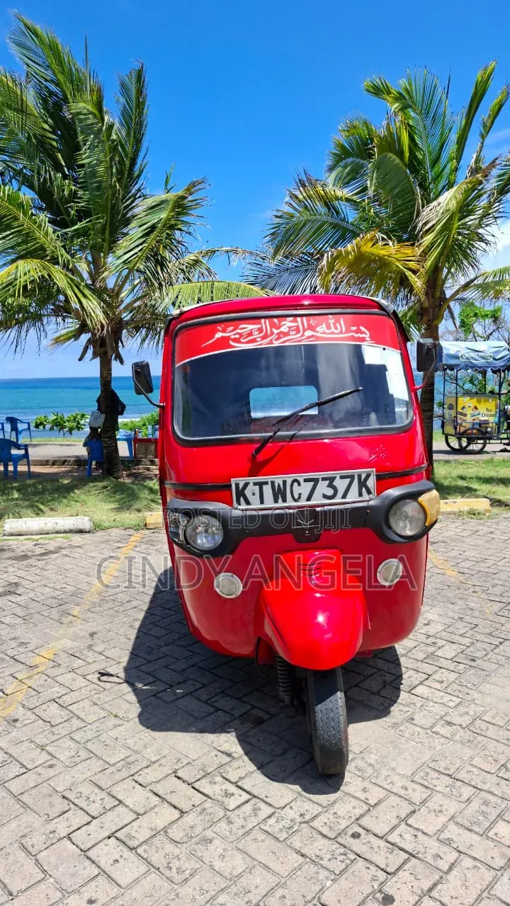 Piaggio 2024 Red