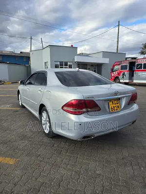 Toyota Crown 2011 Silver