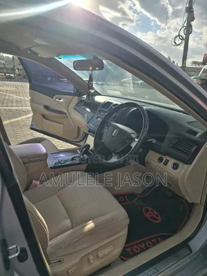 Toyota Crown 2011 Silver