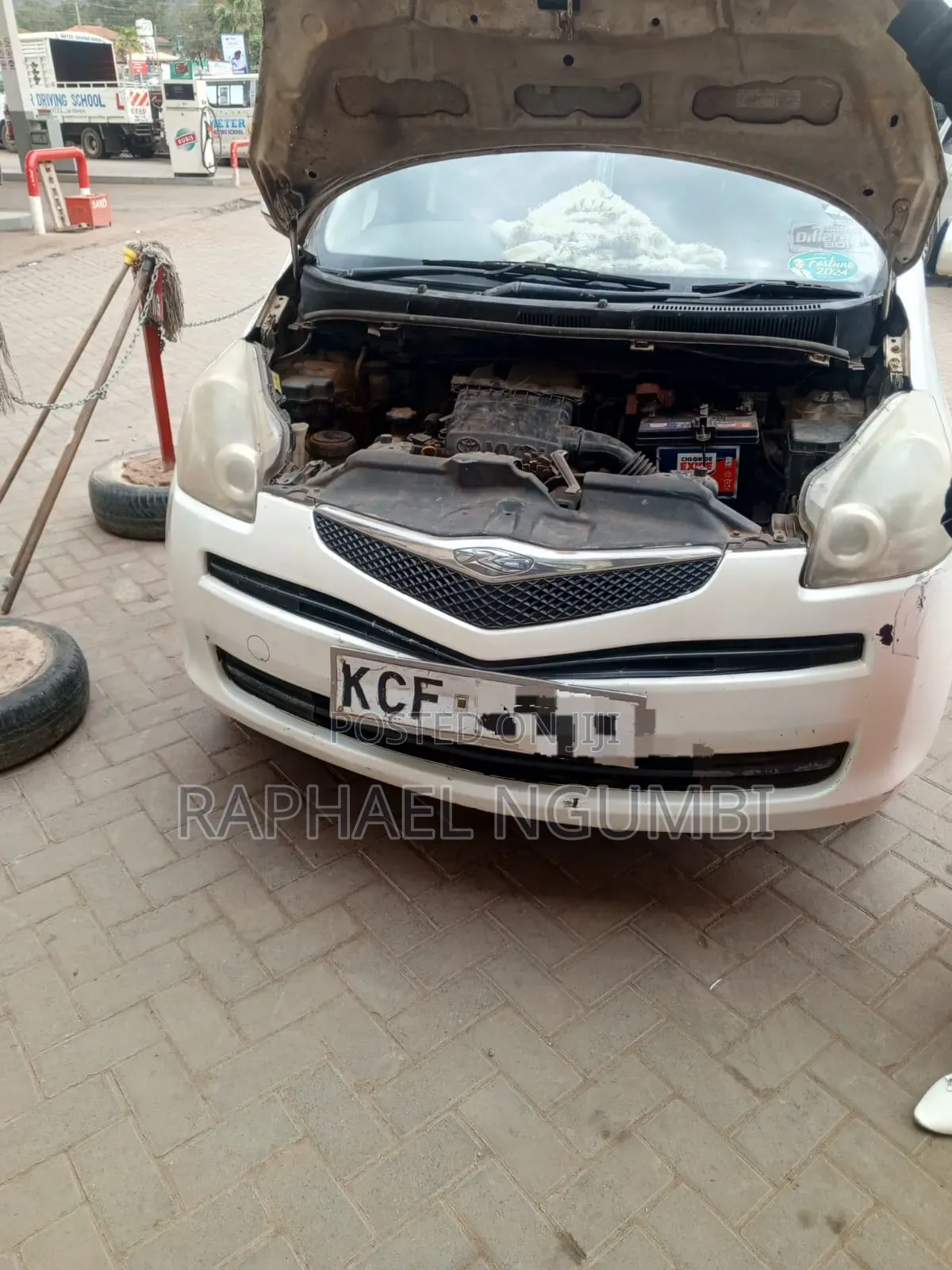 Toyota Ractis 2009 White