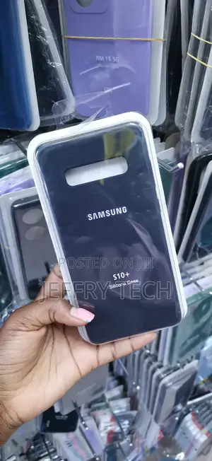 Samsung Galaxy S10+ Silicone Case in a Clear Case Is a Dark Color