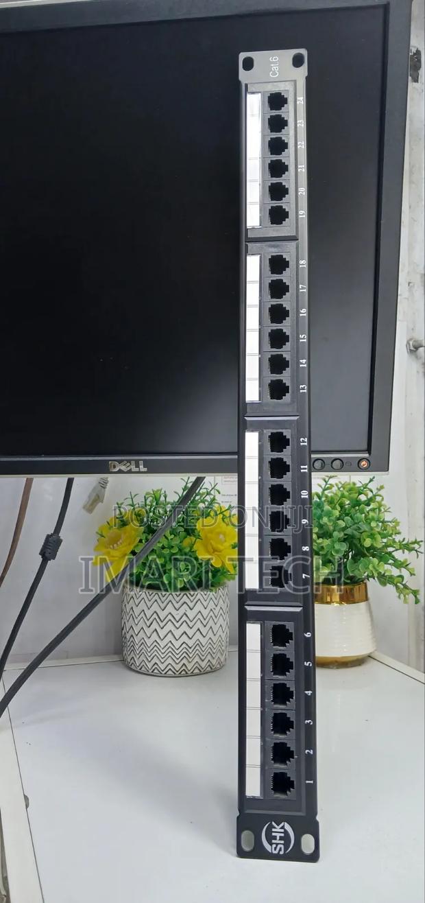 24 Port Patch Panel - thumbnail 2