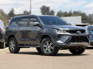 Toyota Fortuner 2.8 D AWD 2016 Gray