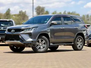Toyota Fortuner 2.8 D AWD 2016 Gray