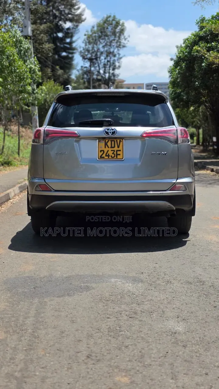 Toyota RAV4 2017 Silver